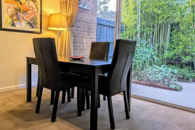 Image de Calme et privé spacieux 1 chambre dans la prestigieuse rue Hawthorn