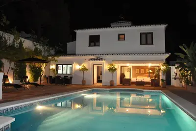 Image de Villa avec piscine, idéale pour passer d'inoubliables vacances en famille