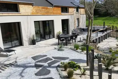 Image de Magnifique Maison d'architecte Avec Piscine Intérieure Chauffée Plage à Pied