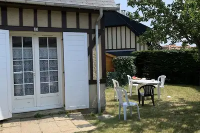 Image de Cottage Normand avec jardin privatif de 80 m2 à 300 m de la plage au calme