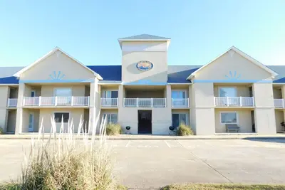 Image de Belle et spacieuse, 2 chambres 2 salles de bain complète, piscine et jacuzzi, à quelques pas de l'océan