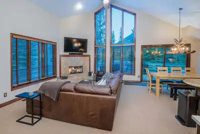 Image de Maison unifamiliale dans un cadre magnifique à East Vail, près du bus gratuit! !