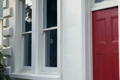 Image de Cottage en pierre dans le centre d'Oamaru (sans frais de nettoyage supplémentaires)