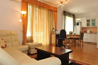 Image de Appartement au centre de 1bd avec garage, climatisation, Wi-Fi, pour 2 à 3 personnes