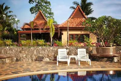 Image de Maison familiale, à quelques pas de la piscine, à 300 mètres de l'océan.