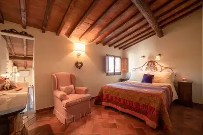 Image de Le Rose Siberine- Ancienne résidence 2 chamb. , 2b. , Wi-Fi. A/C, machine à laver