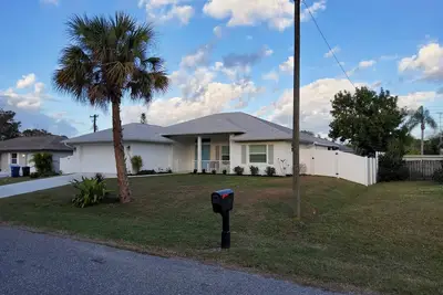 Image de 1 an nouvelle maison de piscine à Venise