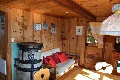 Image de Extérieur : chalet pour 6 personnes, balcon et terrasse avec mobilier de jardin -Intérieur : 80 m2,