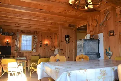 Image de Extérieur : charmant chalet pour 5 personnes, balcon, terrasse avec mobilier, très belle vue sur le
