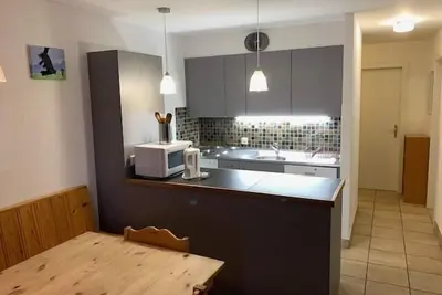 Image de Extérieur : appartement au 1er étage avec grande terrasse sud d'env. 85 m2, pour 6 personnes - Intér