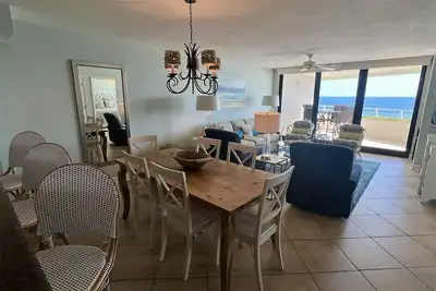 Image de Gulf Front Condo avec une vue imprenable!