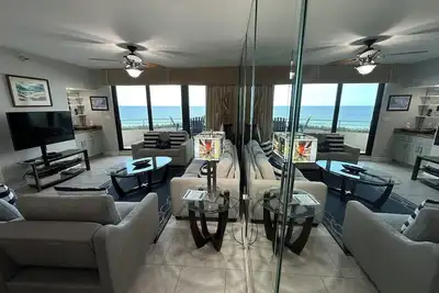 Image de Gulf Front Condo avec une vue imprenable!