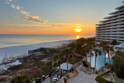 Image de Gulf Front Condo avec une vue imprenable!