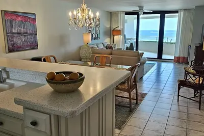 Image de Gulf Front Condo avec une vue imprenable!