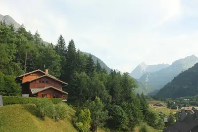 Image de Chalet familial d'architecte - superbe vue sur le Mont Joly - Ă 2 km des pistes