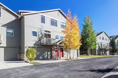 Image de Maison de ville en bord de rivière