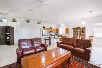 Image de Maison acceptant les chiens avec terrasse et cour, près de Catalina State Park!