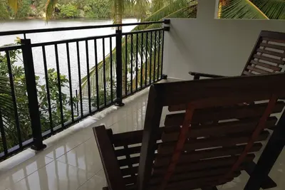 Image de Cette Villa Riverside parfaite pour la détente.