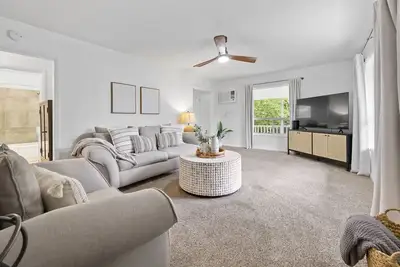 Image de 2 Br / 2 Ba Accueil Surplombant Table Rock Lake-Sleeps 6-privé!