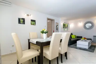 Image de Appartement Malinska avec vue sur le jardin