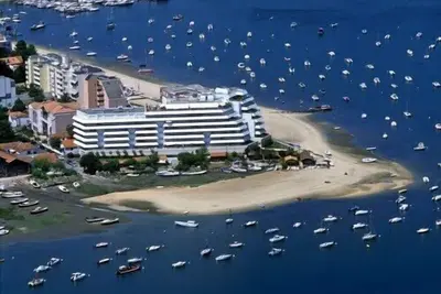 Image de Prestigieux appartement  exposition sud sur la plage  plage d'Arcachon Aiguillon