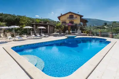 Image de Villa La Casetta avec piscine privée à seulement 20 minutes des plages de Terracina