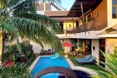 Image de Villa exclusive à 130 mètres de la plage, piscine, piscine chaude, vue sur la mer, 4, 5 salles de bain