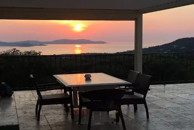 Image de Villa climatisée à proximité de Calvi, petit lotissement