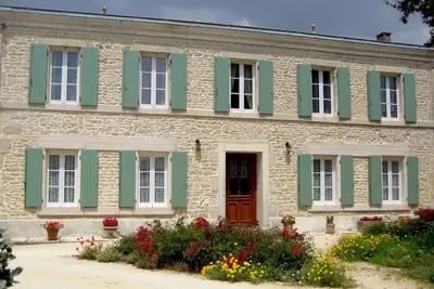 Image de Une grande maison de campagne au coeur d'une magnifique région touristique