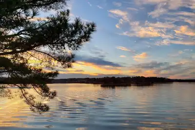 Image de Meilleure vue à l'atterrissage! Nouveaux propriétaires avec de très bons taux d'initiation.