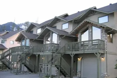 Image de Le Meilleur Emplacement sur la Colline! Vrai Ski-in / Ski-out de Thunder Ridge Condos