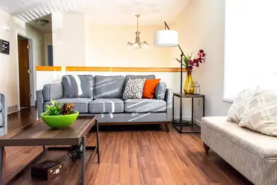 Image de Maison lumineuse et privée ~ Près du centre-ville Mqt