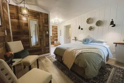 Image de Emerald Valley Inn - Suite n ° 6 au camp de Flapjack - Idéal pour une escapade en famille - Parc olympique