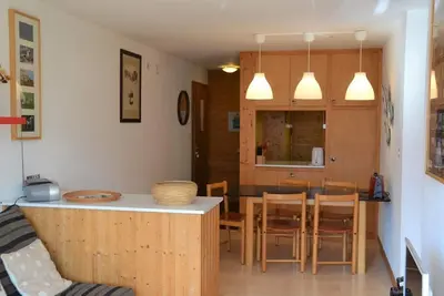 Image de Extérieur : appartement au 2ème étage d’un immeuble à l’entrée du village, pour 4 personnes, balcon