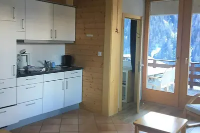 Image de Extérieur : appartement confortable et moderne au rez-de-chaussée d'un chalet, pour 4 personnes, ba