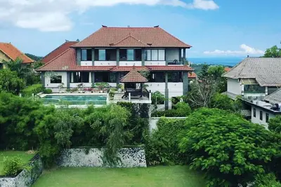 Image de Huge (7000 sq ft) beautiful 5 bed villa with breathtaking views