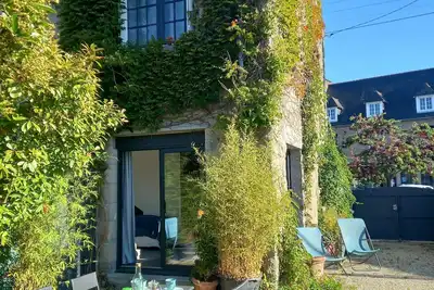 Image de Maison en pierre. 4 ch, 5 lits, 2 sdb. Centre-bourg, plage à 150 m. Jardin clos