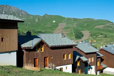 Image de Grand Chalet 8p, départ et retour ski aux pieds