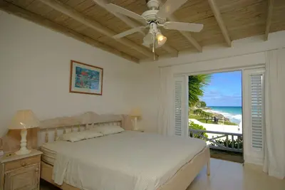 Image de Inchcape Seaside Villas à droite sur la plage de Silver Sands - House Sunrise