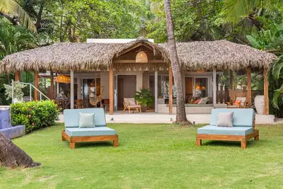 Image de 3 suites villa sur la plage. Toucher Paradise, Des vacances de rêve