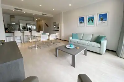 Image de Belle et nouvelle avec une vue magnifique et une chambre confortable pour 6