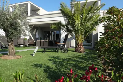 Image de Vue Mer #Villa Moderne#Face St Tropez, plage à 3 minutes, piscine chauffée