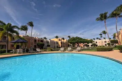 Image de 2br / 2ba Villa, Golf, Wifi, Vue sur la piscine et le jardin