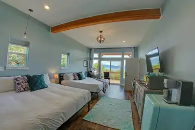 Oceanfront Luxury Suite Surplombant la baie de Kachemak et Homer Spit!