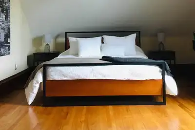 Image de Nouvelle liste! Bella Casa! Toute la maison du centre-ville de Rochester. (Près de la clinique Mayo)
