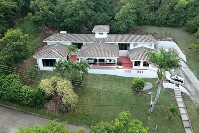 Image de Villa de luxe privée pour un refuge tranquille ou une pause exotique.