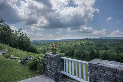 Image de Retraite PRIVILÉGIÉE! SPÉCIAL Foliage À L'Automne - 25 Acre Lux Estate