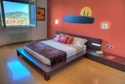 Image de Villa il Poggiolo, villa moderne hi-tech, pour 16, avec jacuzzi et piscine Chauffee, vue mer