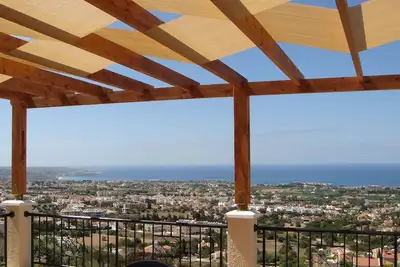 Très grande villa privée de luxe de 3/4 chambres avec vue imprenable sur la mer