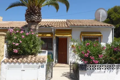 Image de Maison soignée avec jardin pour 4 pers. Climatisé. Offres spéciales!